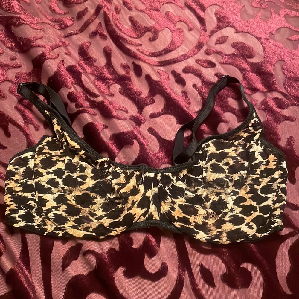 VINTAGE VICTORIAS SECRET LEOPARD BRA